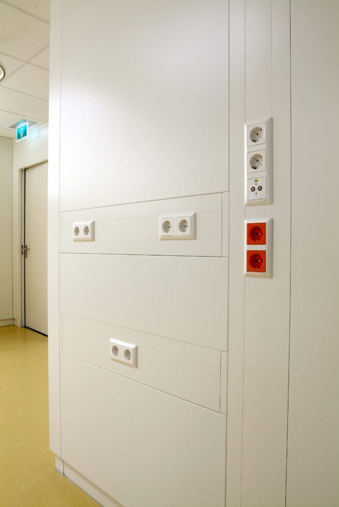 BC182 Medische wandgoot